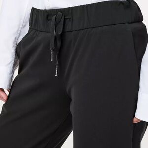 Lululemon on the fly women’s  Jogger Pants 14